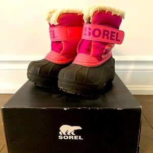 Sorel Winter Boots 💖  (Kids size 6US)